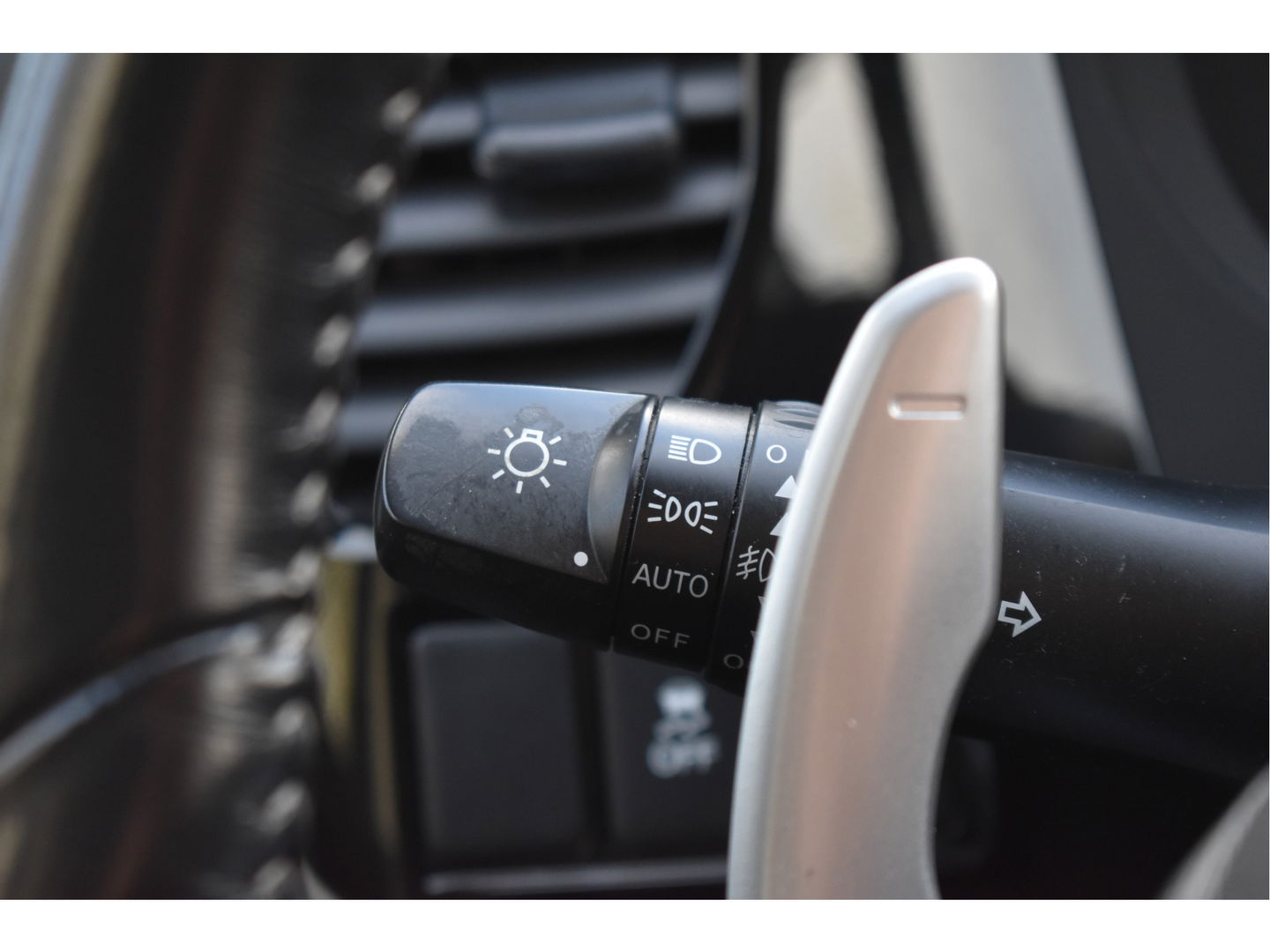 Mitsubishi Outlander 2.0 PHEV Premium 203PK 4WD | NL-Auto | Camera | Trekhaak | Carplay | Standkachel | Keyless | Stoel- & stuurverwarming | Allweathers | LED / Xenon