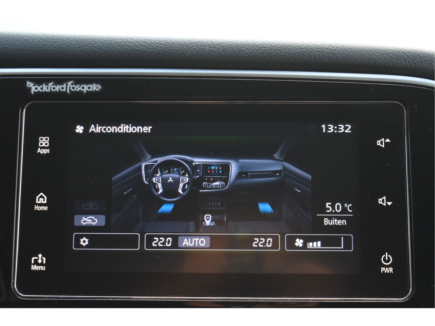 Mitsubishi Outlander 2.0 PHEV Premium 203PK 4WD | NL-Auto | Camera | Trekhaak | Carplay | Standkachel | Keyless | Stoel- & stuurverwarming | Allweathers | LED / Xenon