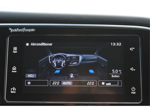 Mitsubishi Outlander 2.0 PHEV Premium 203PK 4WD | NL-Auto | Camera | Trekhaak | Carplay | Standkachel | Keyless | Stoel- & stuurverwarming | Allweathers | LED / Xenon