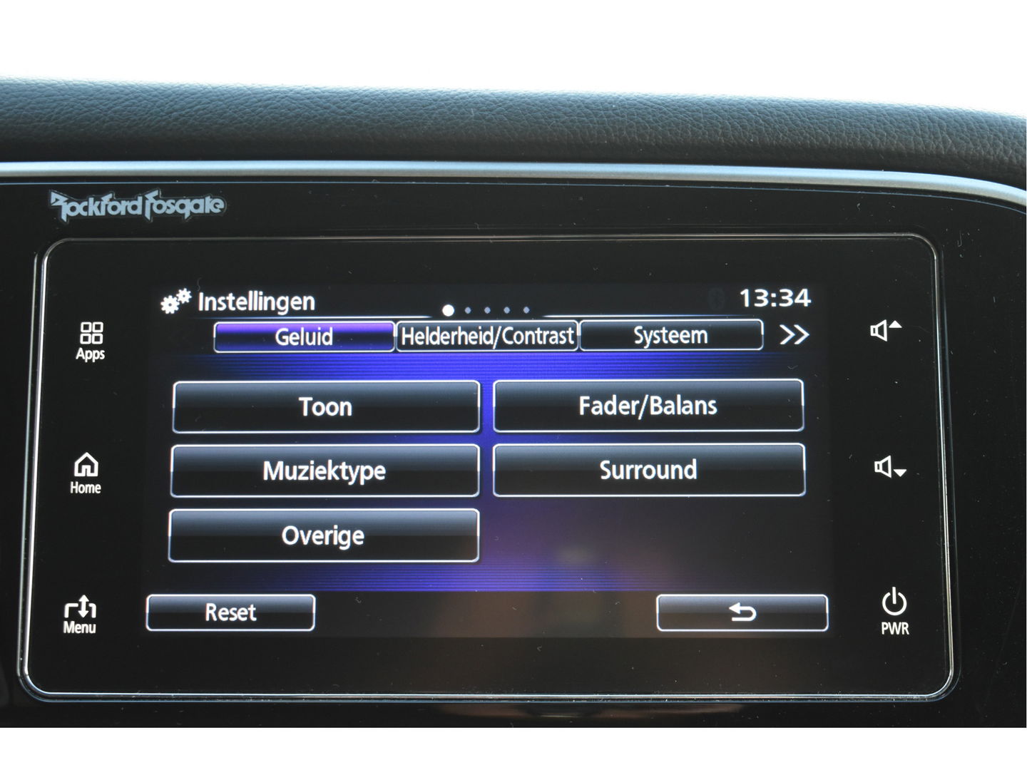 Mitsubishi Outlander 2.0 PHEV Premium 203PK 4WD | NL-Auto | Camera | Trekhaak | Carplay | Standkachel | Keyless | Stoel- & stuurverwarming | Allweathers | LED / Xenon
