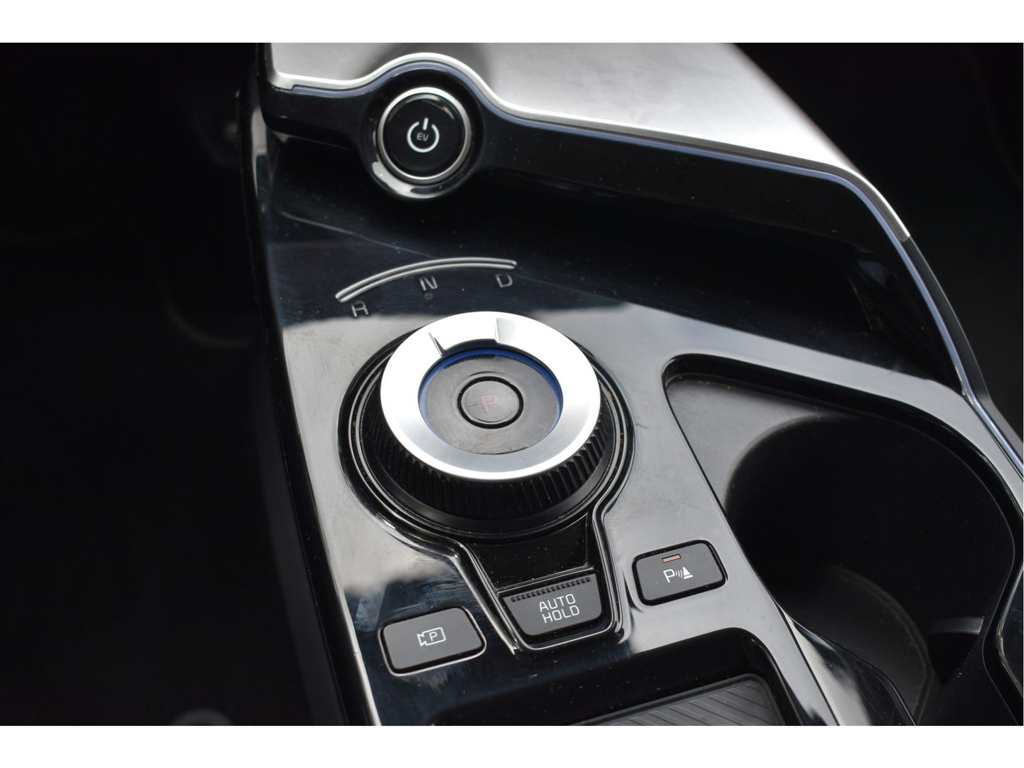 Kia Ev6 Plus 77.4 kWh | 1ste eigenaar | Meridian | Stoelverkoeling | Camera | Carplay | Keyless | Sfeerverlichting