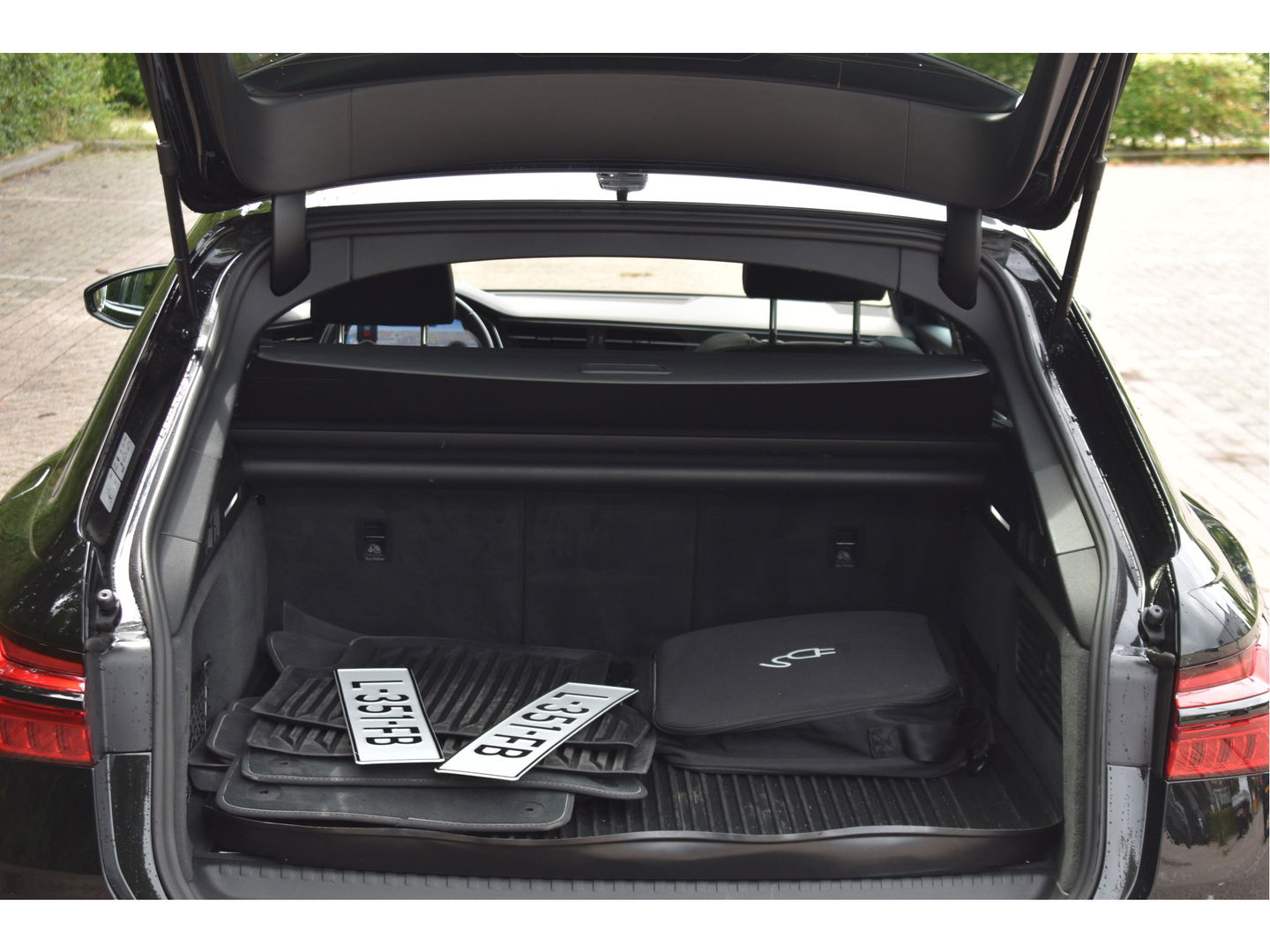 Audi A6 Avant 55 TFSI e quattro Competition 367 PK S-Line 3x | Elekt.haak | Keyless | Open dak | HUD | Carplay | 360 gr.camera | Sfeerverlichting | Full LED | Z+W banden