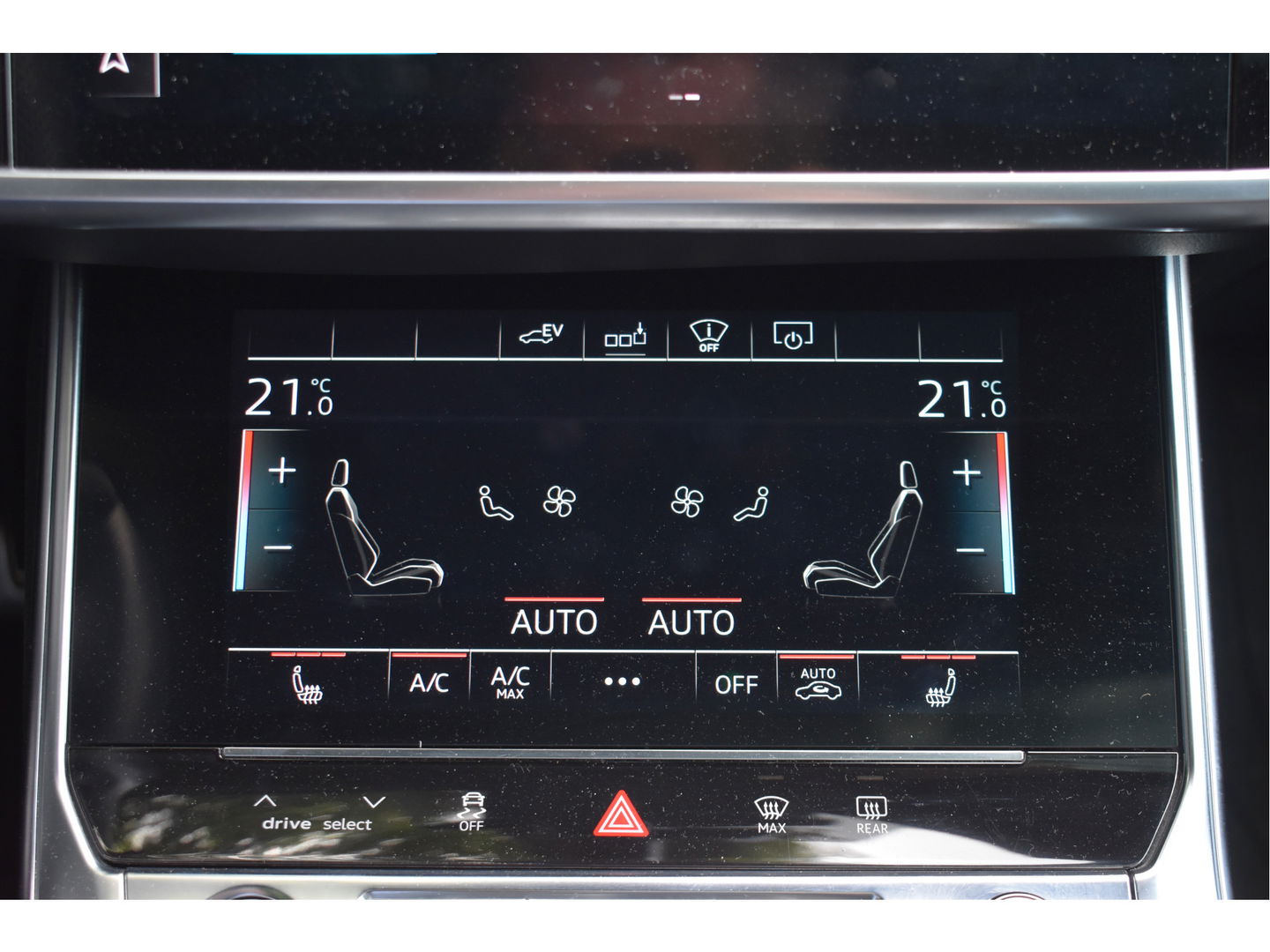 Audi A6 Avant 55 TFSI e quattro Competition 367 PK S-Line 3x | Elekt.haak | Keyless | Open dak | HUD | Carplay | 360 gr.camera | Sfeerverlichting | Full LED | Z+W banden