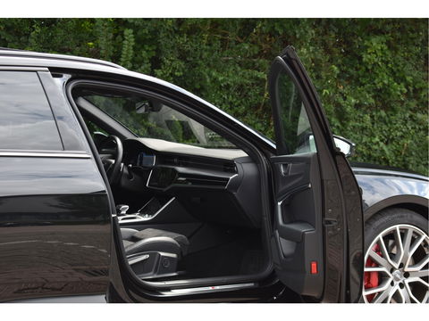 Audi A6 Avant 55 TFSI e quattro Competition 367 PK S-Line 3x | Elekt.haak | Keyless | Open dak | HUD | Carplay | 360 gr.camera | Sfeerverlichting | Full LED | Z+W banden