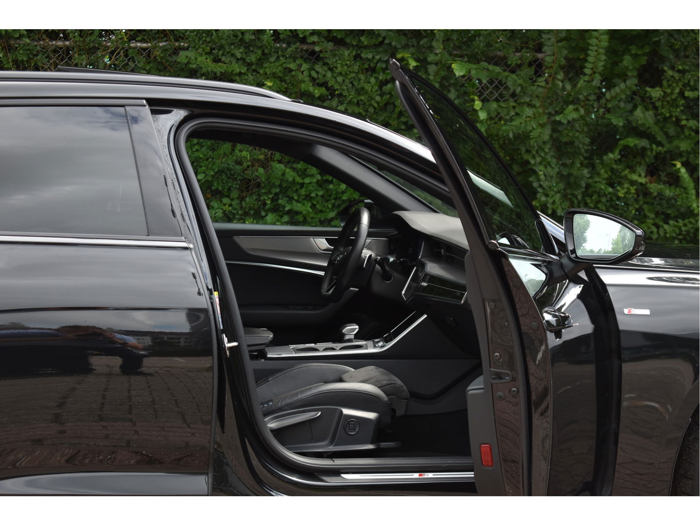 Audi A6 Avant 55 TFSI e quattro Competition 367 PK S-Line 3x | Elekt.haak | Keyless | Open dak | HUD | Carplay | 360 gr.camera | Sfeerverlichting | Full LED | Z+W banden