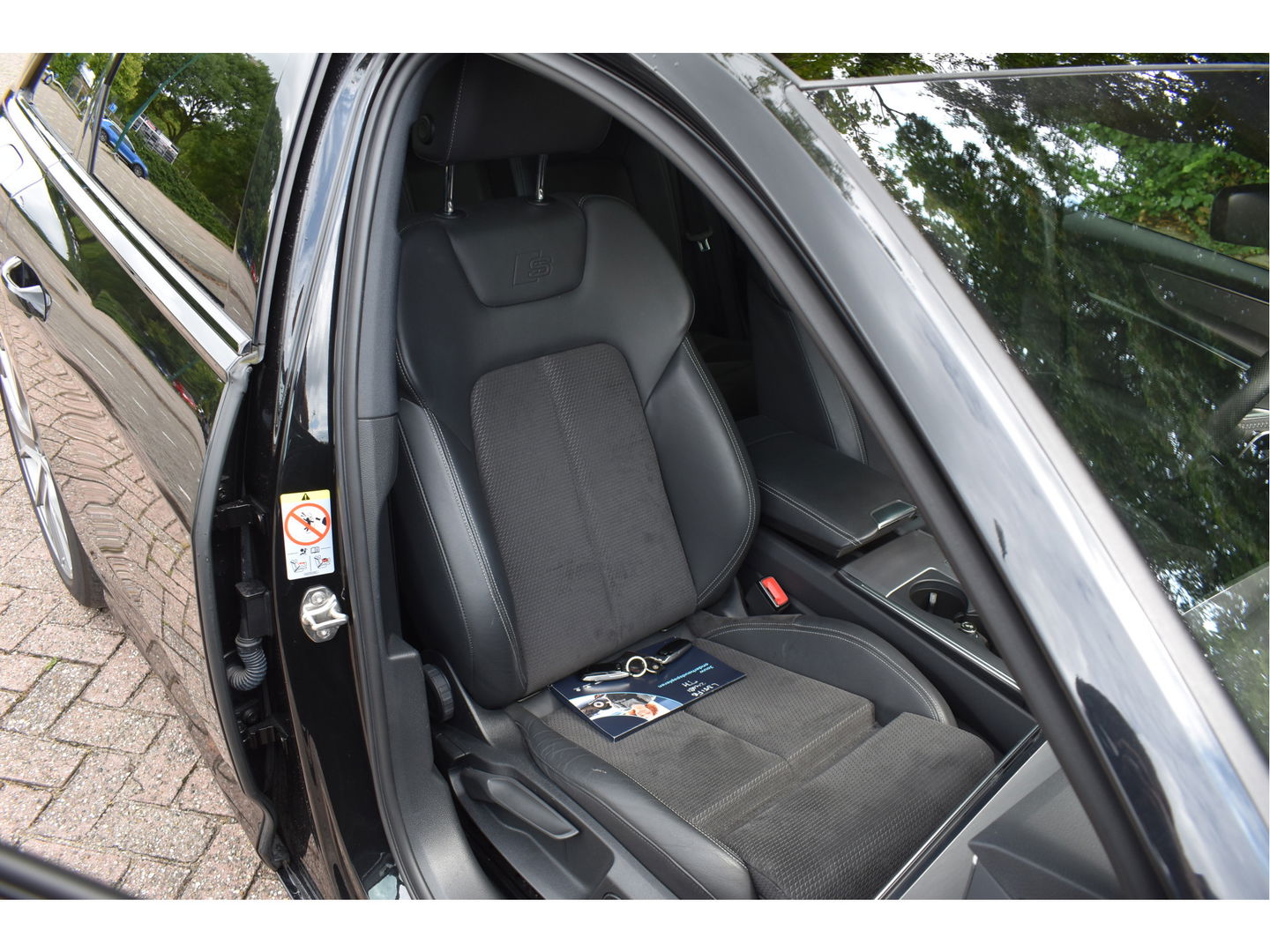 Audi A6 Avant 55 TFSI e quattro Competition 367 PK S-Line 3x | Elekt.haak | Keyless | Open dak | HUD | Carplay | 360 gr.camera | Sfeerverlichting | Full LED | Z+W banden