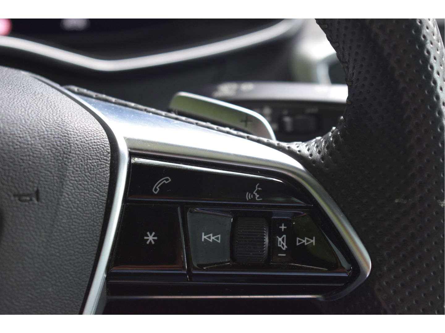 Audi A6 Avant 55 TFSI e quattro Competition 367 PK S-Line 3x | Elekt.haak | Keyless | Open dak | HUD | Carplay | 360 gr.camera | Sfeerverlichting | Full LED | Z+W banden