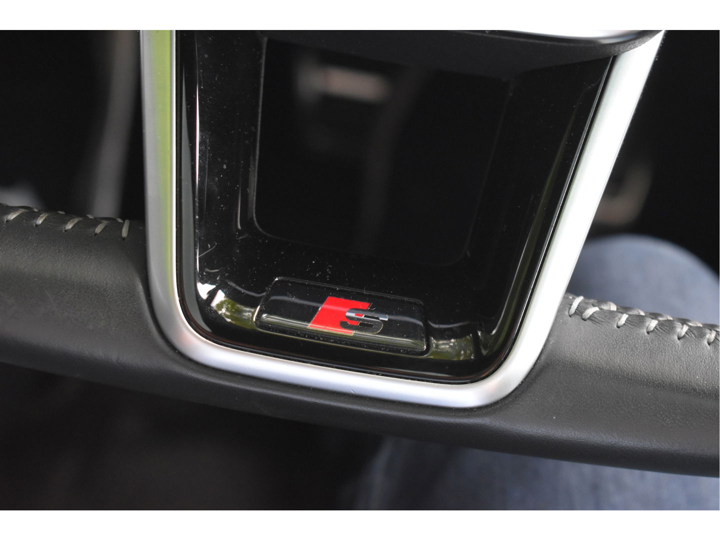 Audi A6 Avant 55 TFSI e quattro Competition 367 PK S-Line 3x | Elekt.haak | Keyless | Open dak | HUD | Carplay | 360 gr.camera | Sfeerverlichting | Full LED | Z+W banden