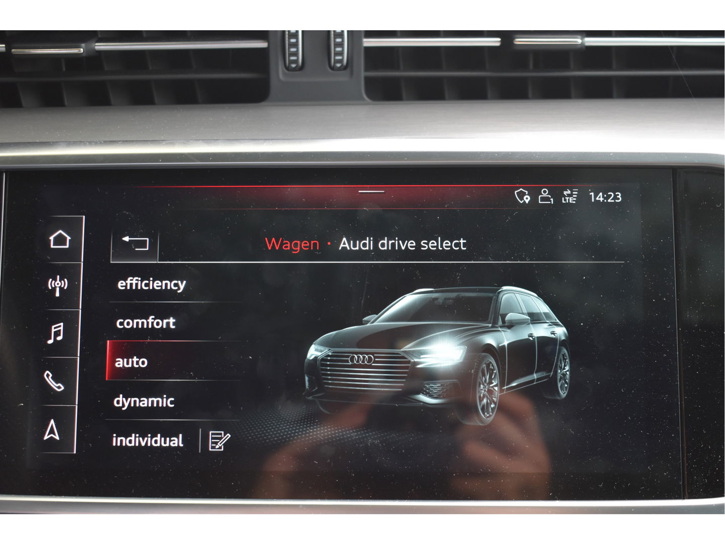 Audi A6 Avant 55 TFSI e quattro Competition 367 PK S-Line 3x | Elekt.haak | Keyless | Open dak | HUD | Carplay | 360 gr.camera | Sfeerverlichting | Full LED | Z+W banden