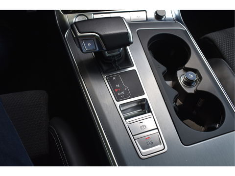 Audi A6 Avant 55 TFSI e quattro Competition 367 PK S-Line 3x | Elekt.haak | Keyless | Open dak | HUD | Carplay | 360 gr.camera | Sfeerverlichting | Full LED | Z+W banden