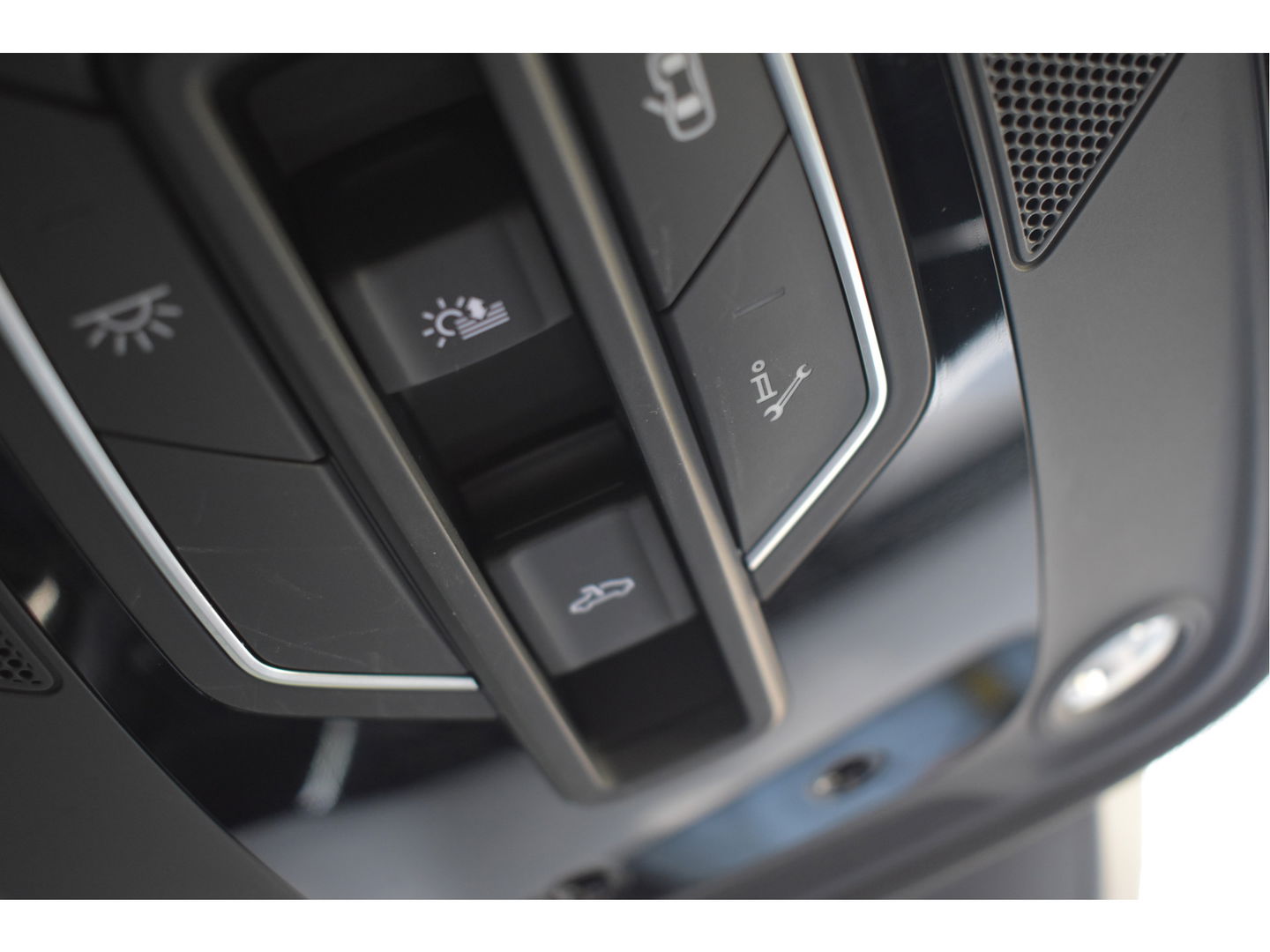 Audi A6 Avant 55 TFSI e quattro Competition 367 PK S-Line 3x | Elekt.haak | Keyless | Open dak | HUD | Carplay | 360 gr.camera | Sfeerverlichting | Full LED | Z+W banden
