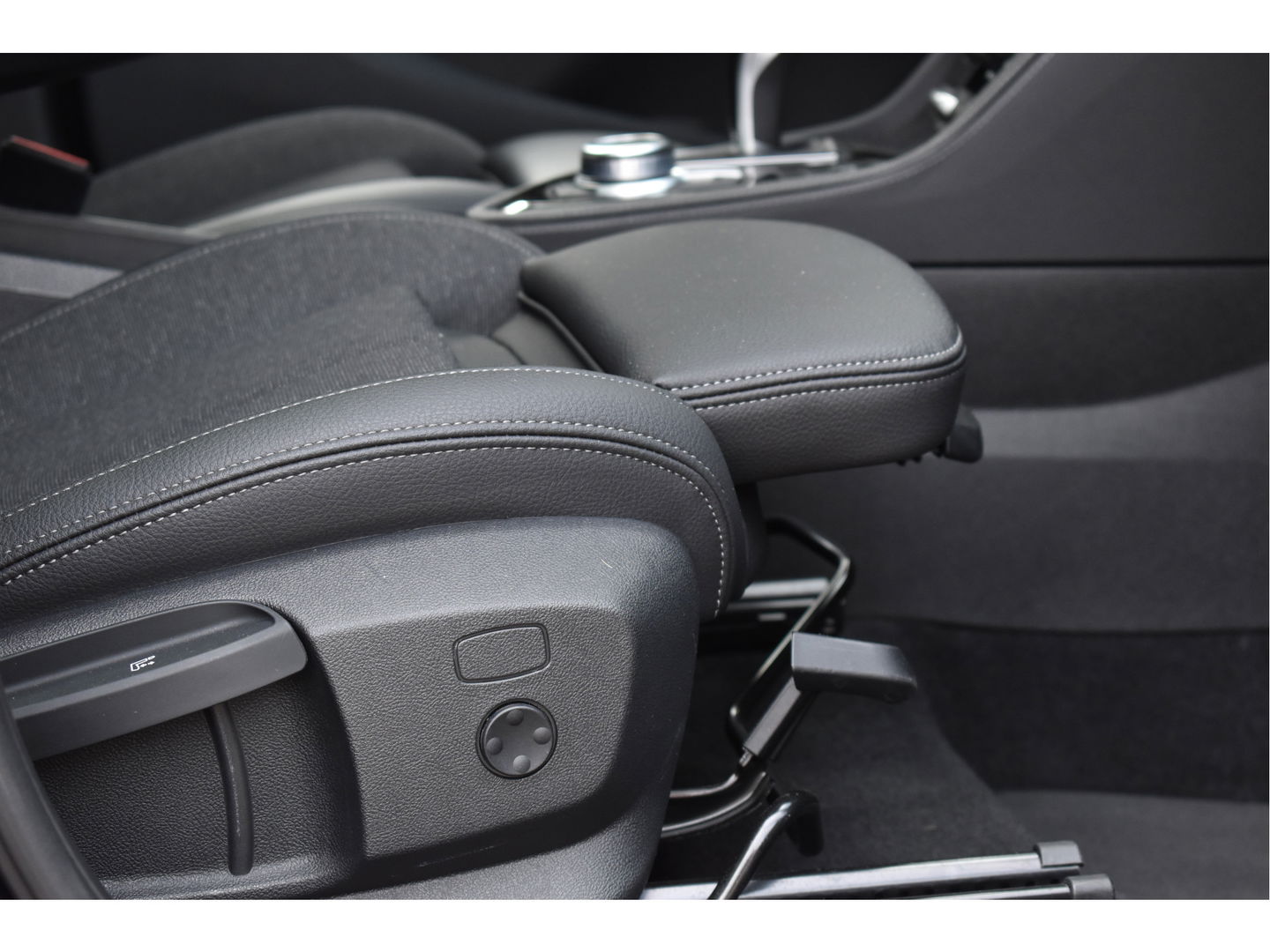 BMW 2 Serie Active Tourer 220i High Executive M-SPORT, VOL, PANO DAK, HEADUP, ADAPT.CC, CAMERA, NAVI, FULL LED, ALLSEASON