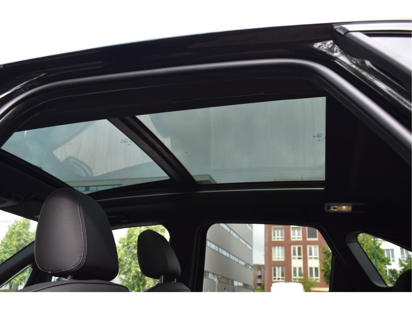BMW 2 Serie Active Tourer 220i High Executive M-SPORT, VOL, PANO DAK, HEADUP, ADAPT.CC, CAMERA, NAVI, FULL LED, ALLSEASON
