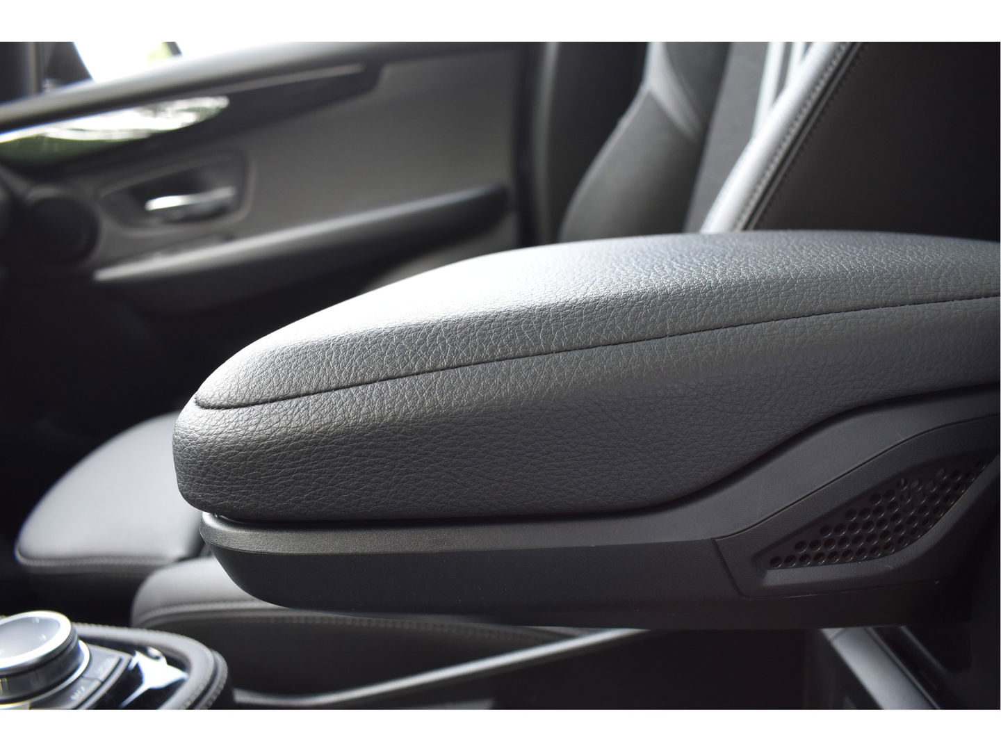 BMW 2 Serie Active Tourer 220i High Executive M-SPORT, VOL, PANO DAK, HEADUP, ADAPT.CC, CAMERA, NAVI, FULL LED, ALLSEASON