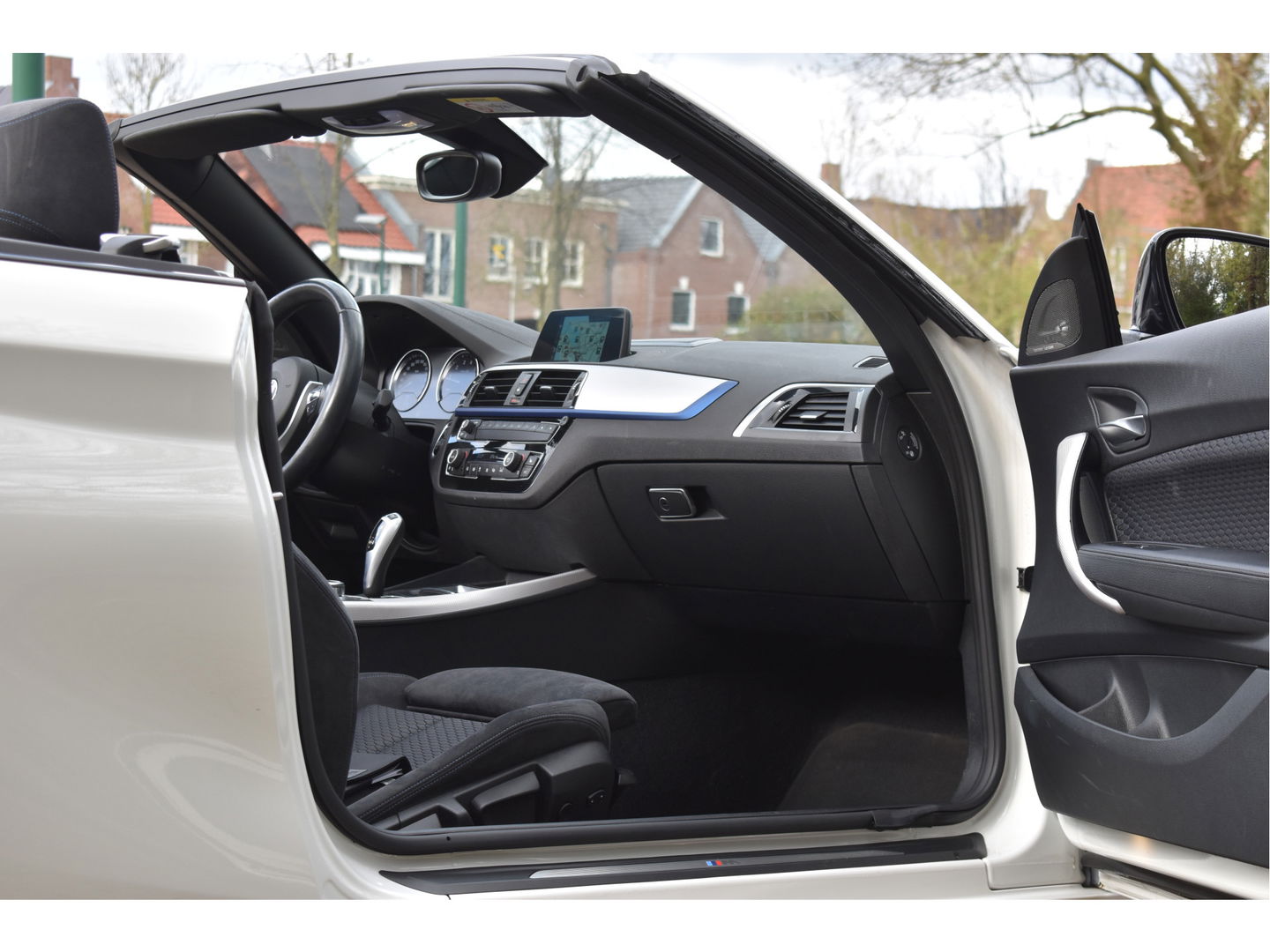 BMW 2 Serie Cabrio 218i High Executive M-Sport 4-Cilinder! | Keyless | Harman/Kardon | DAB | Stoelverw | M-Stoelen | Full LED | LM-Velgen