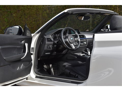BMW 2 Serie Cabrio 218i High Executive M-Sport 4-Cilinder! | Keyless | Harman/Kardon | DAB | Stoelverw | M-Stoelen | Full LED | LM-Velgen