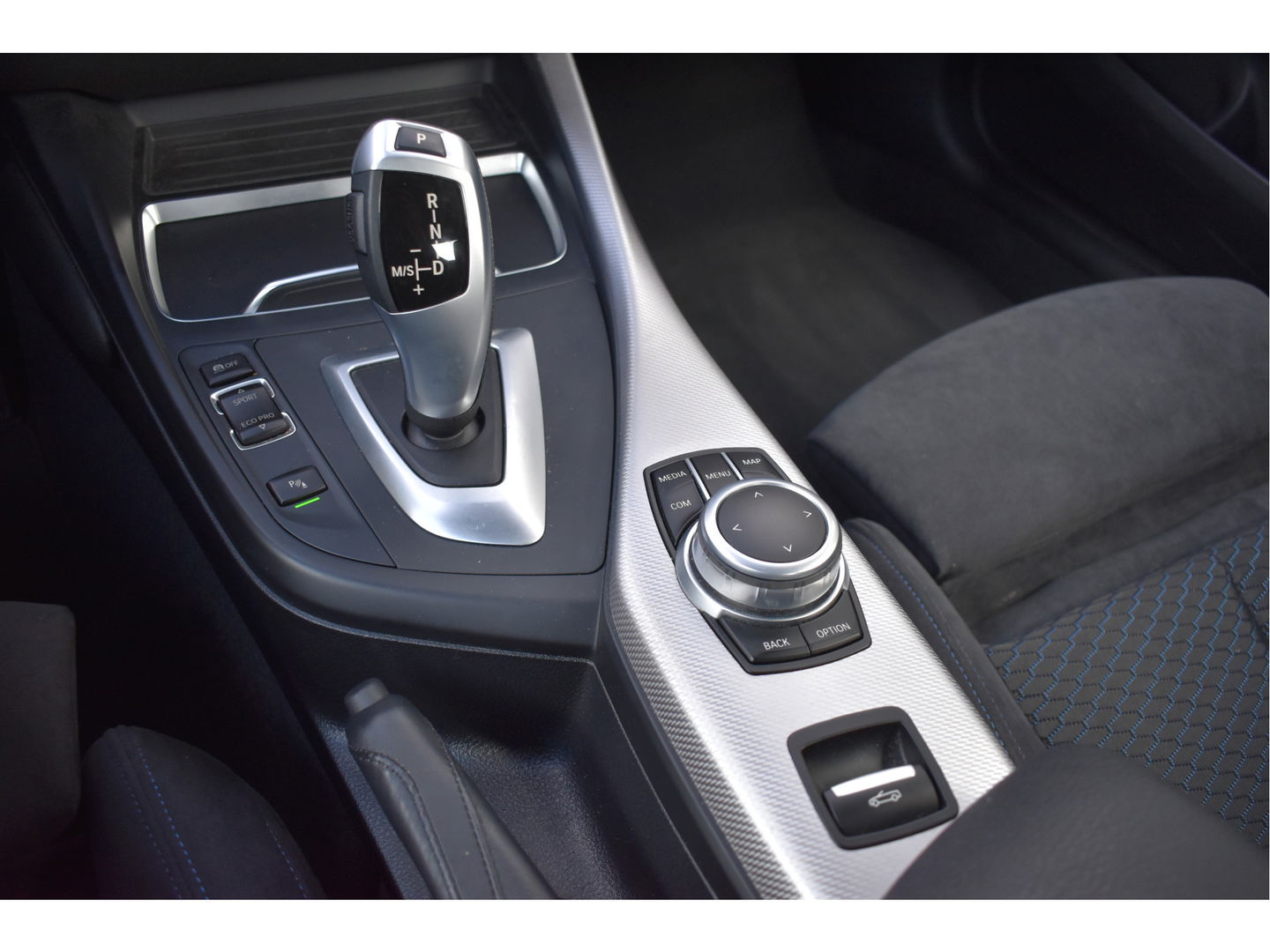 BMW 2 Serie Cabrio 218i High Executive M-Sport 4-Cilinder! | Keyless | Harman/Kardon | DAB | Stoelverw | M-Stoelen | Full LED | LM-Velgen