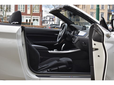 BMW 2 Serie Cabrio 218i High Executive M-Sport 4-Cilinder! | Keyless | Harman/Kardon | DAB | Stoelverw | M-Stoelen | Full LED | LM-Velgen