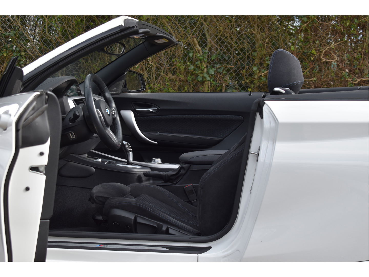 BMW 2 Serie Cabrio 218i High Executive M-Sport 4-Cilinder! | Keyless | Harman/Kardon | DAB | Stoelverw | M-Stoelen | Full LED | LM-Velgen