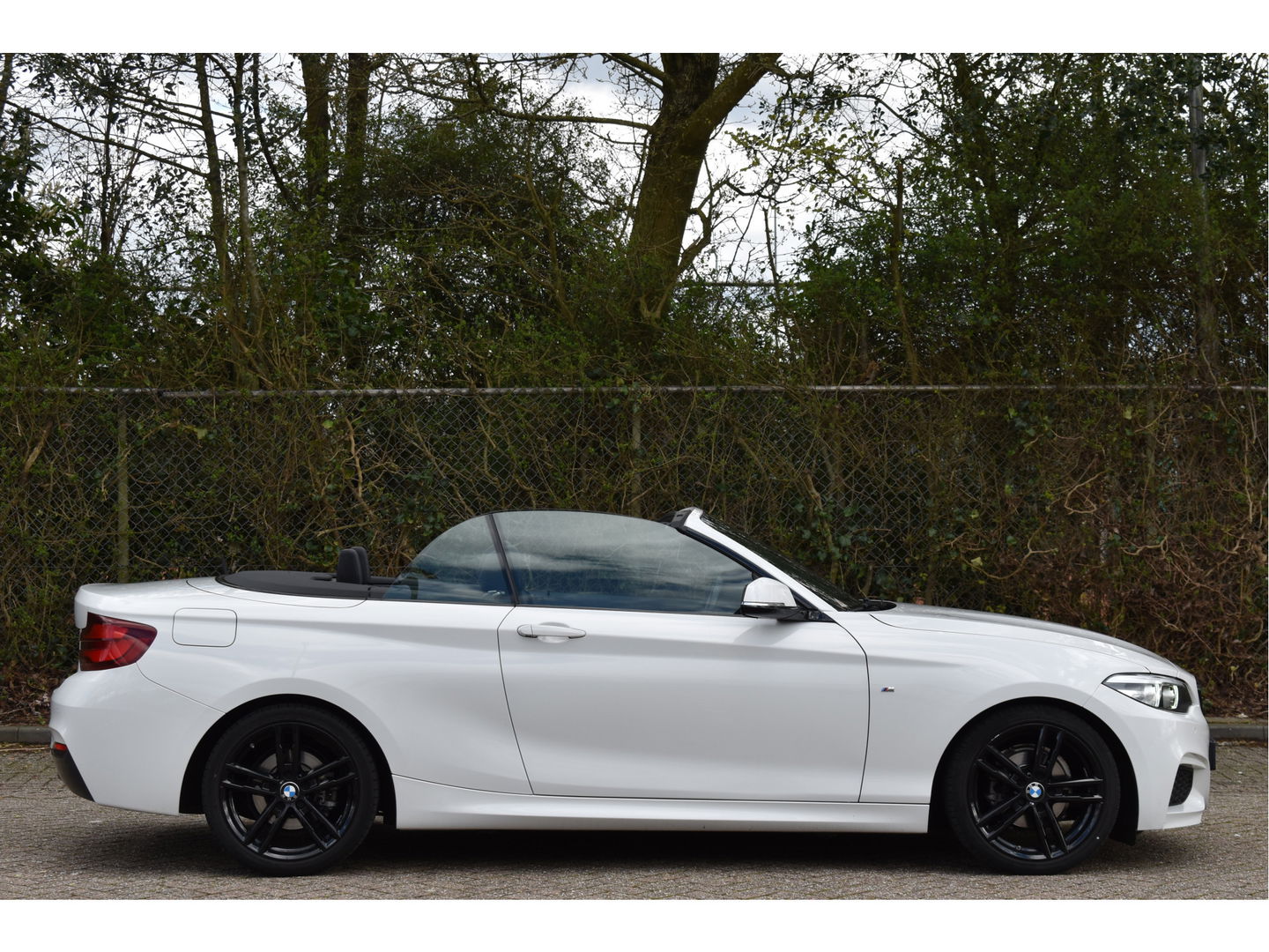 BMW 2 Serie Cabrio 218i High Executive M-Sport 4-Cilinder! | Keyless | Harman/Kardon | DAB | Stoelverw | M-Stoelen | Full LED | LM-Velgen