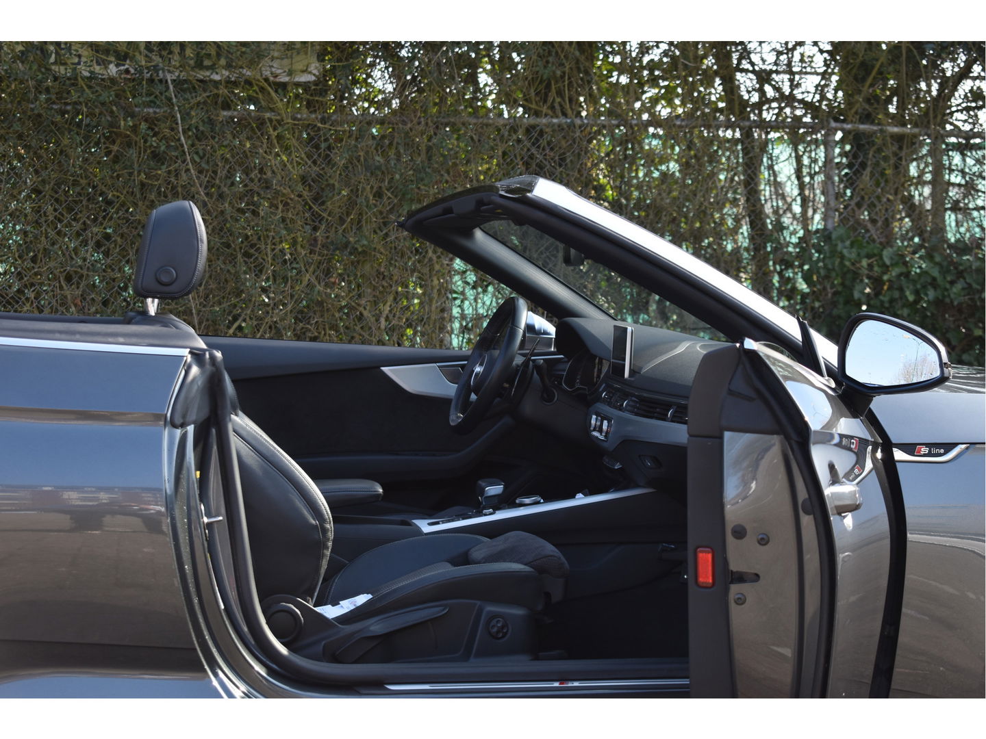 Audi A5 Cabriolet 2.0 TFSI MHEV Design Pro Line Plus 3x S-Line Elekt.haak | Stoel- & nekverwarming | Keyless | Carplay | Virtual Cockpit | Full LED | Historie