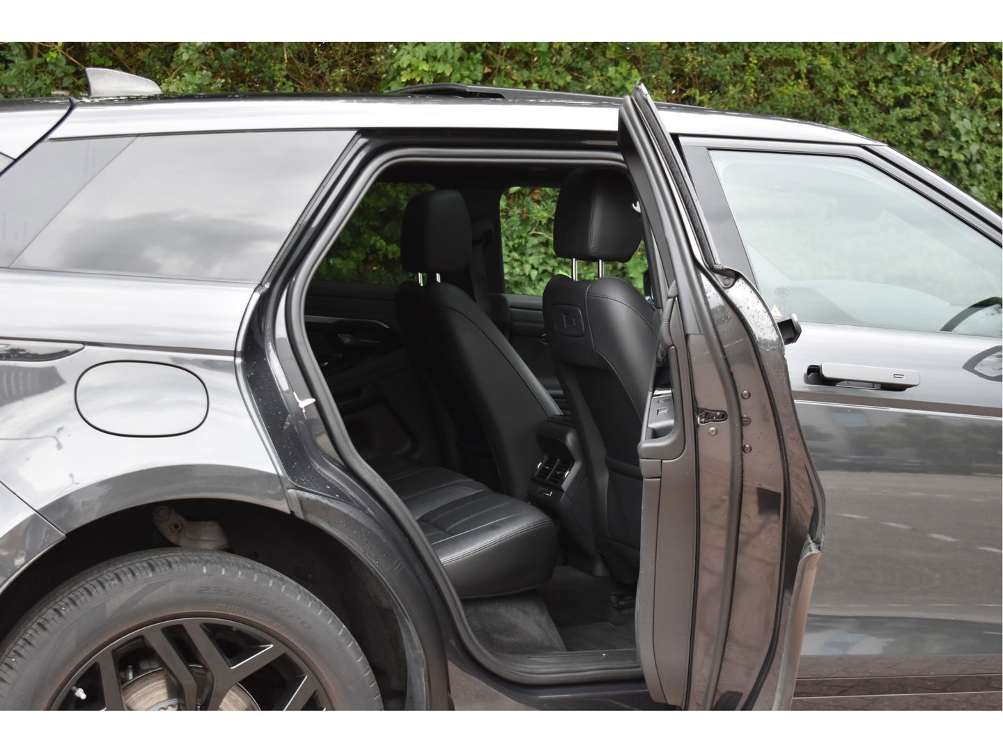 Land Rover Range Rover Evoque AUTOBIOGRAPHY 1.5 P300e AWD R-Dynamic SE 309 pk | Open dak | 360 gr.camera | Keyless | Elekt.stoelen | Carplay | Full LED | 20" Velgen