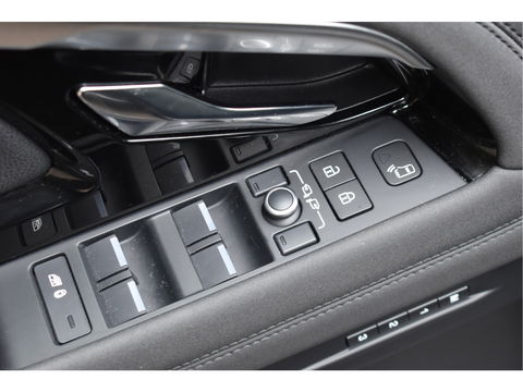 Land Rover Range Rover Evoque AUTOBIOGRAPHY 1.5 P300e AWD R-Dynamic SE 309 pk | Open dak | 360 gr.camera | Keyless | Elekt.stoelen | Carplay | Full LED | 20" Velgen