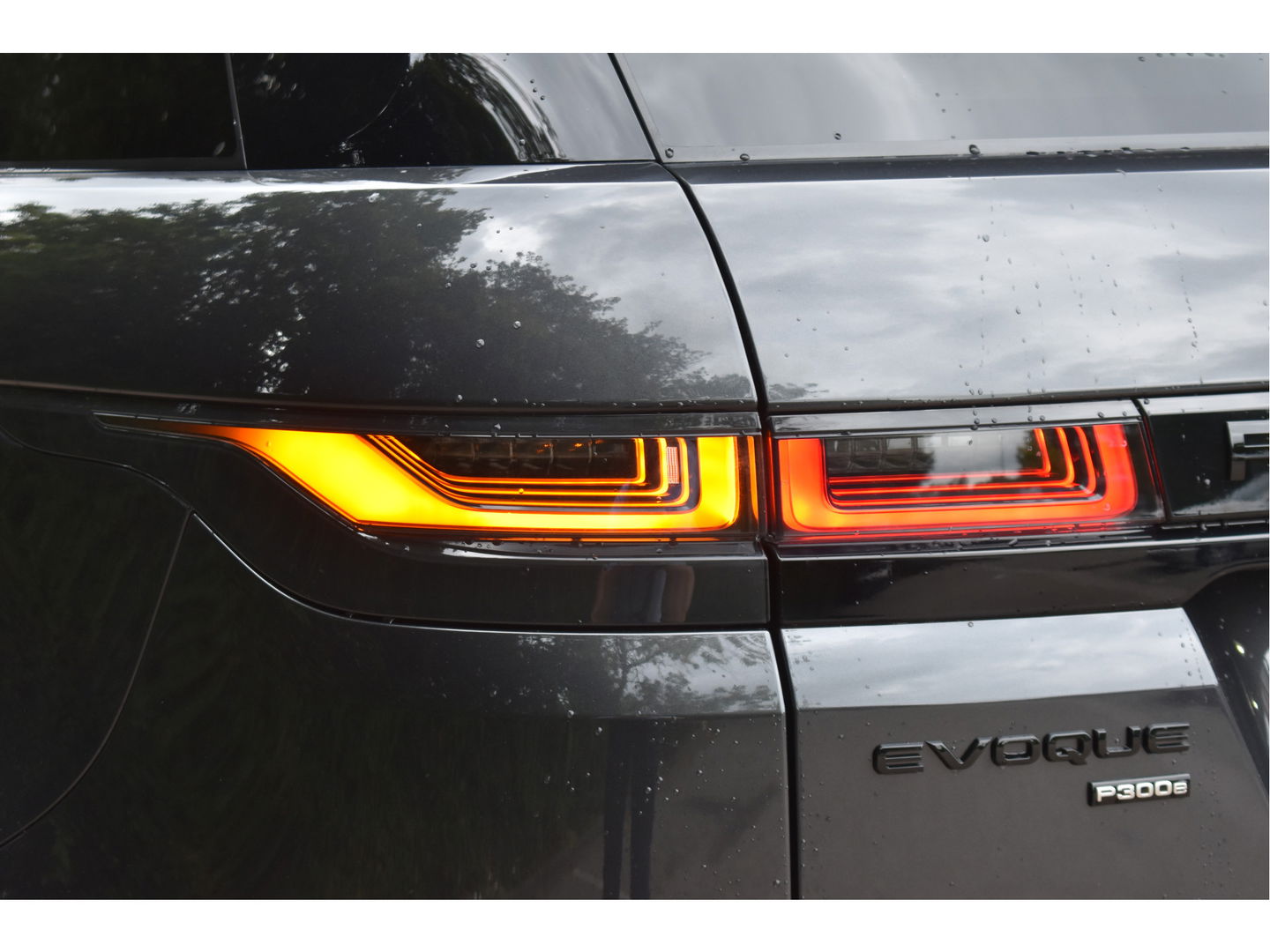 Land Rover Range Rover Evoque AUTOBIOGRAPHY 1.5 P300e AWD R-Dynamic SE 309 pk | Open dak | 360 gr.camera | Keyless | Elekt.stoelen | Carplay | Full LED | 20" Velgen