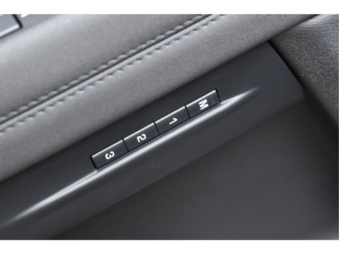 Land Rover Range Rover Evoque AUTOBIOGRAPHY 1.5 P300e AWD R-Dynamic SE 309 pk | Open dak | 360 gr.camera | Keyless | Elekt.stoelen | Carplay | Full LED | 20" Velgen