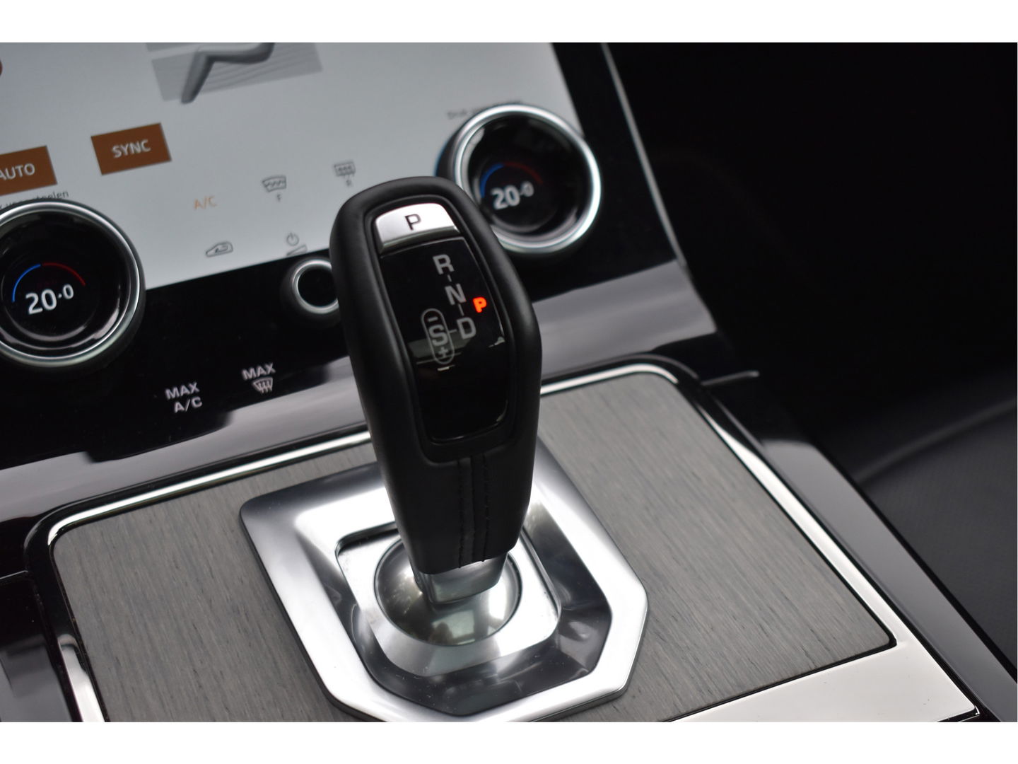 Land Rover Range Rover Evoque AUTOBIOGRAPHY 1.5 P300e AWD R-Dynamic SE 309 pk | Open dak | 360 gr.camera | Keyless | Elekt.stoelen | Carplay | Full LED | 20" Velgen
