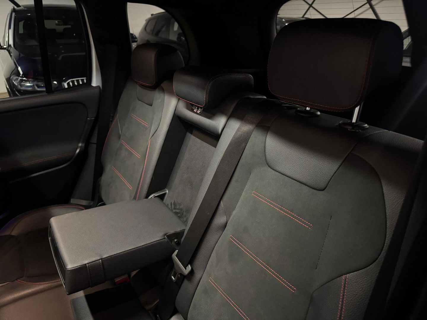 Mercedes-Benz GLB 250 4MATIC AMG PANO MEMORY VOL'