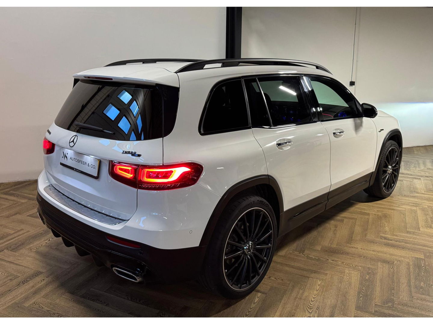 Mercedes-Benz GLB 250 4MATIC AMG PANO MEMORY VOL'