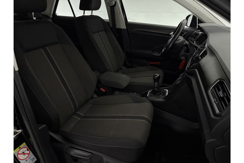 Volkswagen T-Roc TSI Style Business | Camera | Carplay | LED | Trekhaak | Adaptive-Cruise | Parkeersens. | 16"LMV