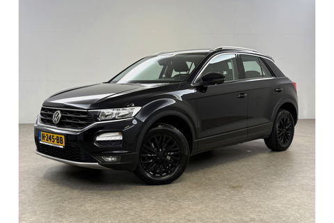 Volkswagen T-Roc TSI Style Business | Camera | Carplay | LED | Trekhaak | Adaptive-Cruise | Parkeersens. | 16"LMV