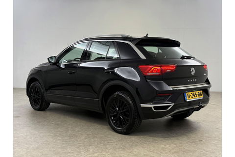 Volkswagen T-Roc TSI Style Business | Camera | Carplay | LED | Trekhaak | Adaptive-Cruise | Parkeersens. | 16"LMV