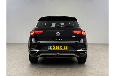 Volkswagen T-Roc TSI Style Business | Camera | Carplay | LED | Trekhaak | Adaptive-Cruise | Parkeersens. | 16"LMV