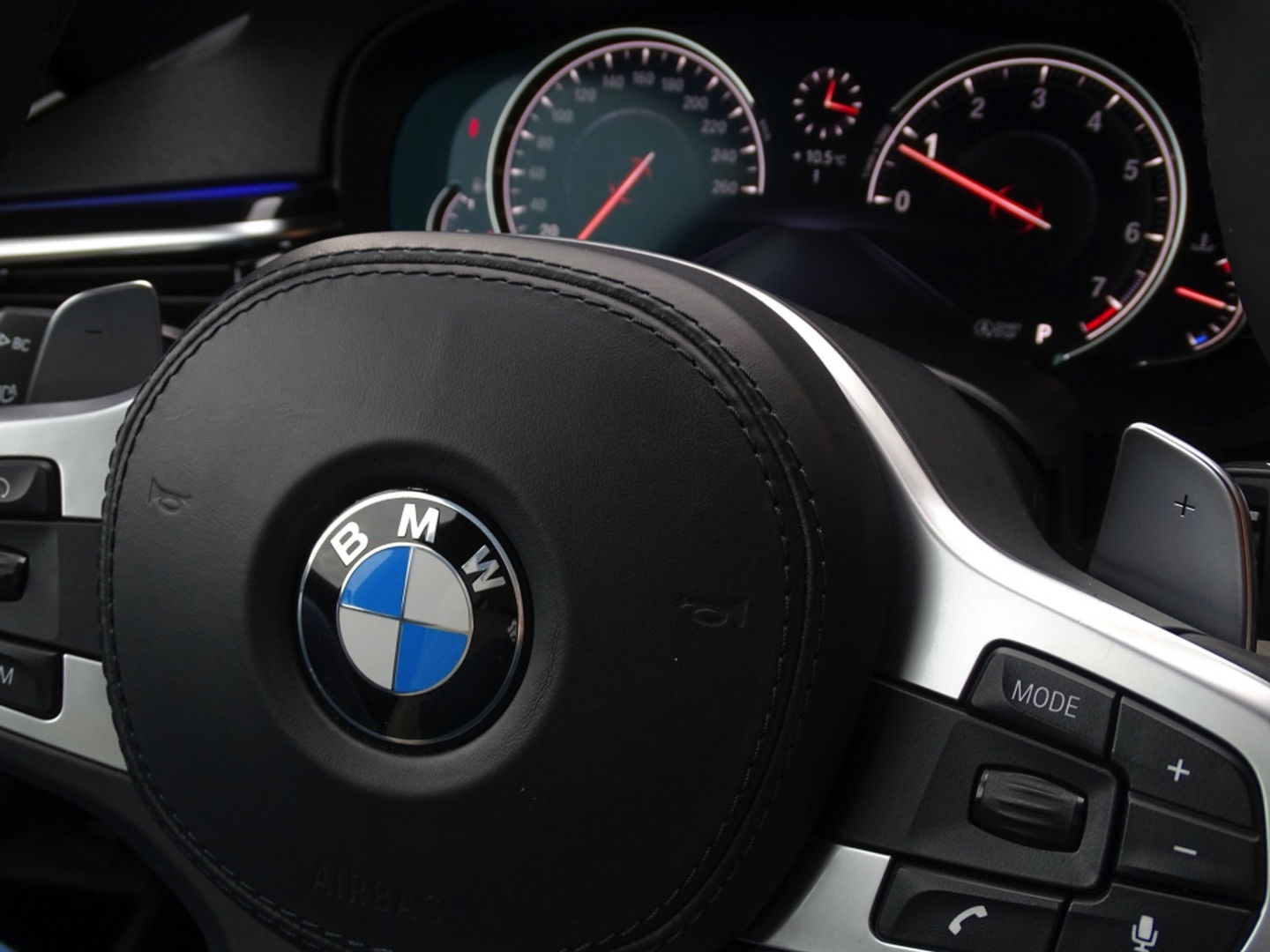 BMW 5 Serie touring 540i 340PK / Individual / M-Sport / LED / 2018 /