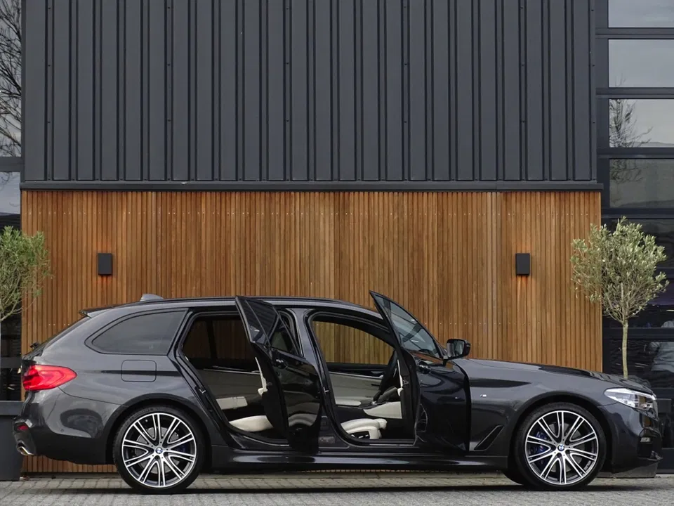BMW 5 Serie touring 540i 340PK / Individual / M-Sport / LED / 2018 /