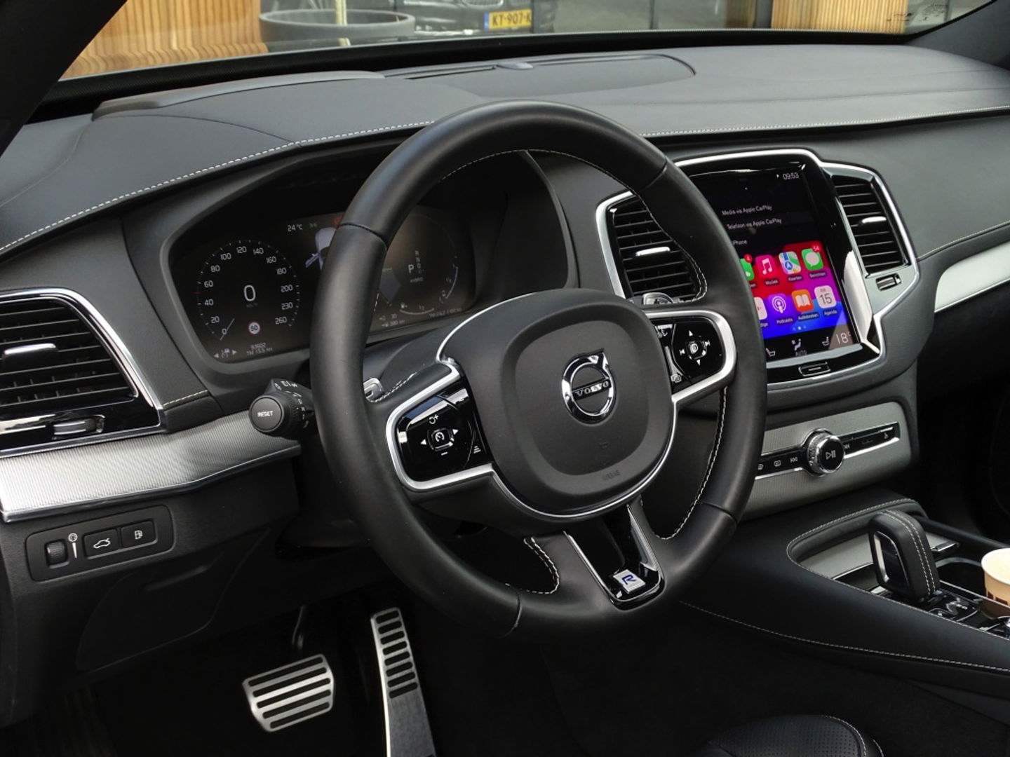 Volvo XC90 T8 408PK AWD R-Design / 2019 / LED