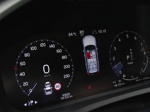 Volvo XC90 T8 408PK AWD R-Design / 2019 / LED
