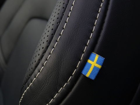 Volvo XC90 T8 408PK AWD R-Design / 2019 / LED