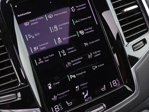 Volvo XC90 T8 408PK AWD R-Design / 2019 / LED