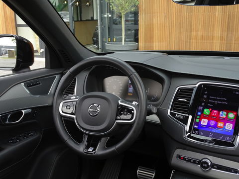 Volvo XC90 T8 408PK AWD R-Design / 2019 / LED