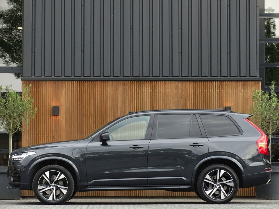 Volvo XC90 T8 408PK AWD R-Design / 2019 / LED