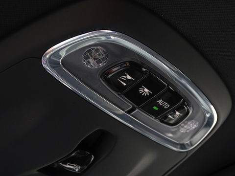 Volvo XC90 T8 408PK AWD R-Design / 2019 / LED