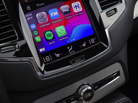 Volvo XC90 T8 408PK AWD R-Design / 2019 / LED