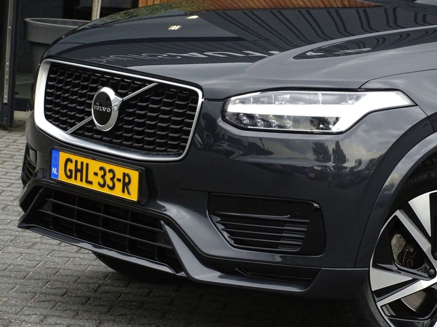Volvo XC90 T8 408PK AWD R-Design / 2019 / LED