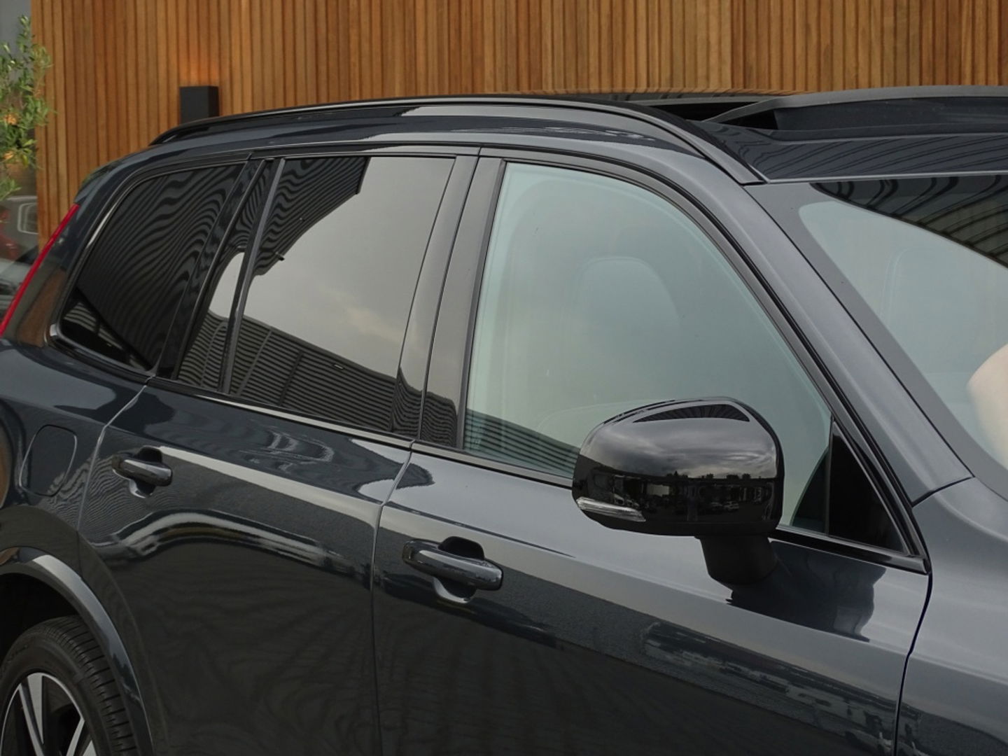 Volvo XC90 T8 408PK AWD R-Design / 2019 / LED