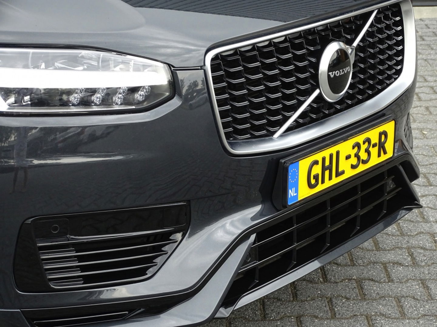 Volvo XC90 T8 408PK AWD R-Design / 2019 / LED