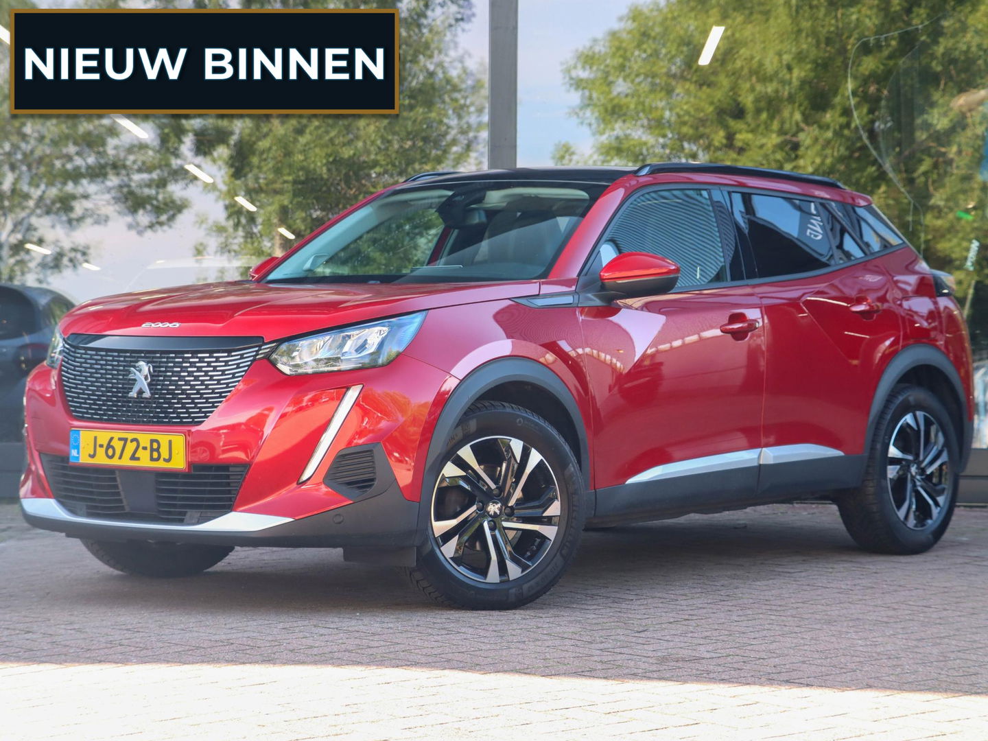 Peugeot 2008 1.2 PureTech Allure 130PK | Panodak | Keyless | Trekhaak